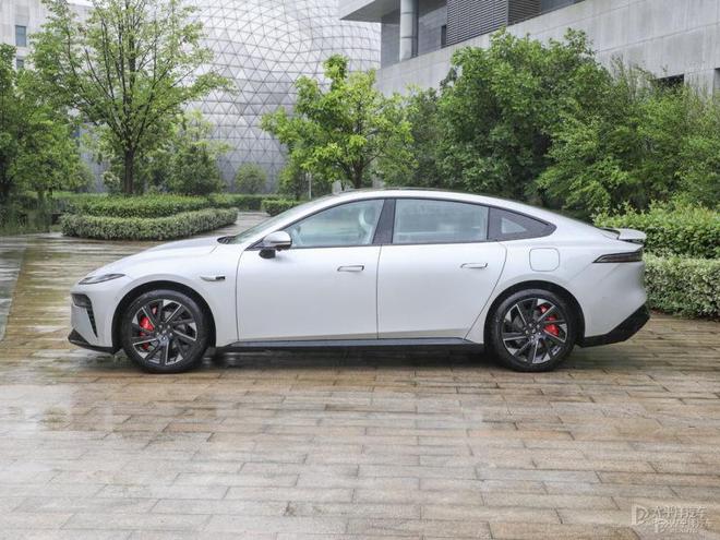 东风奕派eπ007增程版上市 两款车型售价1316-1596万元(图3)