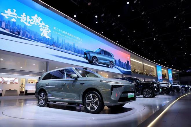 主打智能六座旗舰SUV！魏牌全新蓝山亮相成都车展选家用车看这(图1)